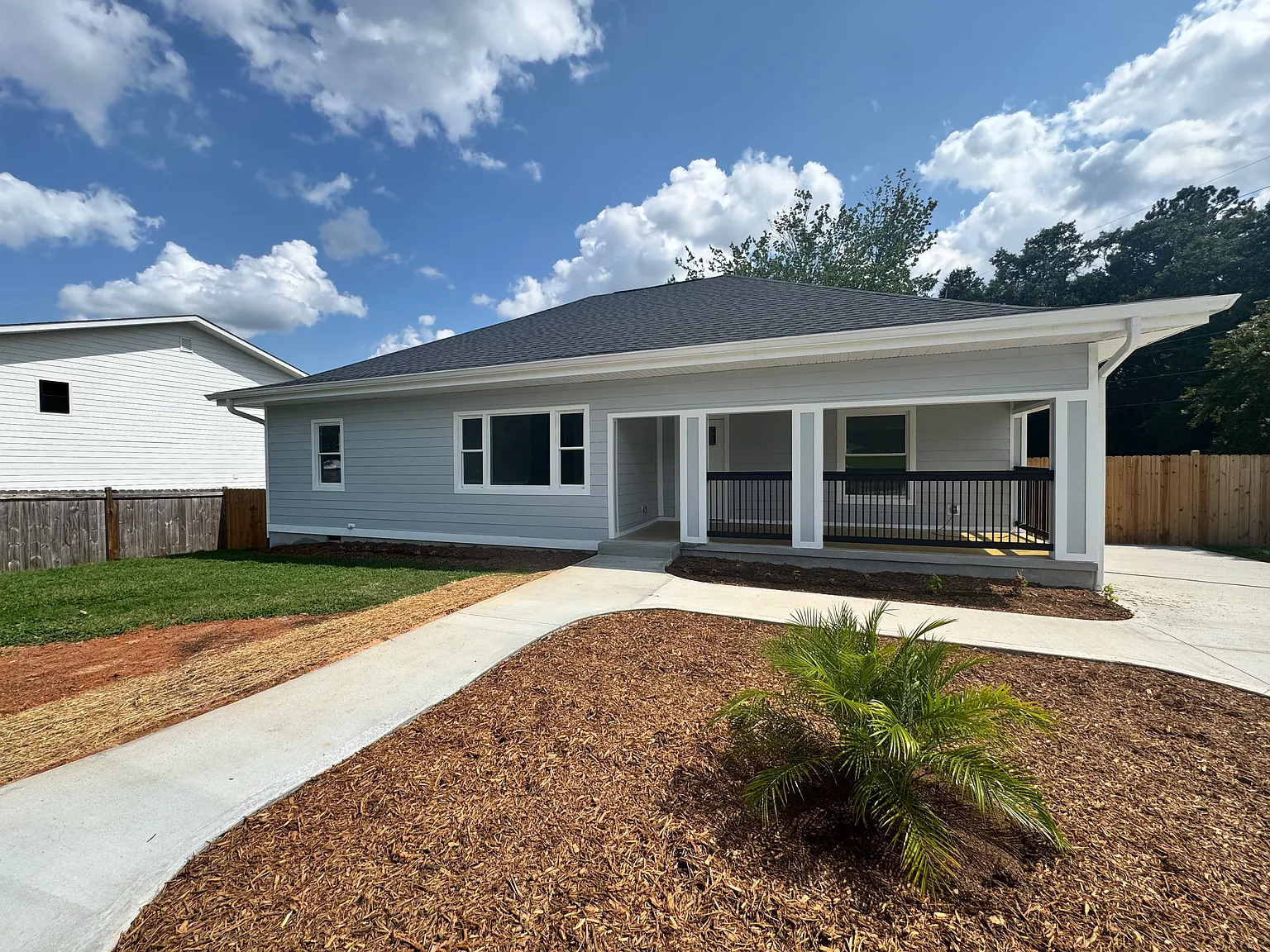 4 bed, 2.5 bath, 1594 sqft, $2,500 — Photo 4