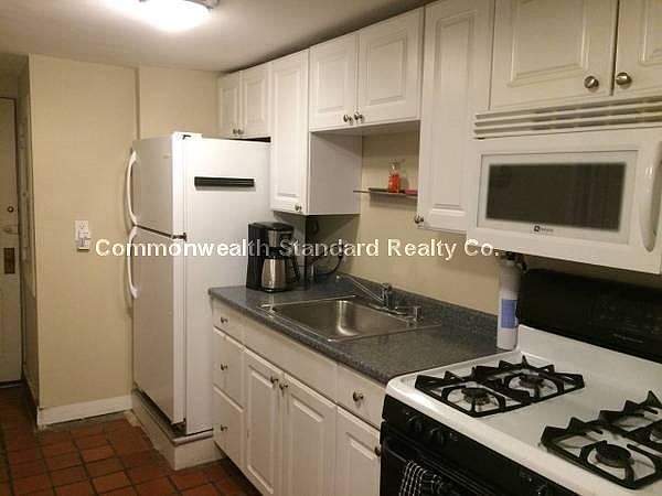 2nd image of 45 Hancock St APT 4R