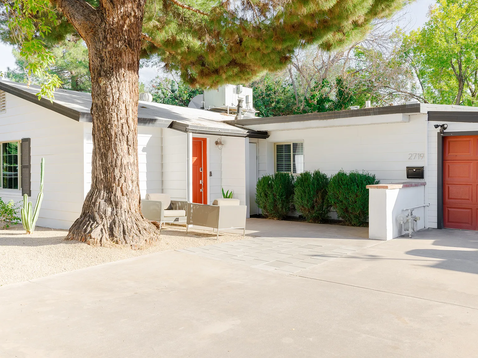2 bed, 1902 sqft, $3,600 — Photo 3