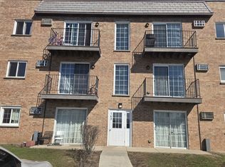 143 W Elk Trl APT 342, Carol Stream, IL