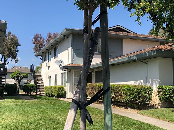 2nd image of 5551 Spinnaker Dr APT 2