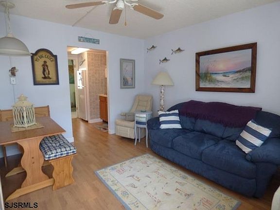 4th image of 921 Wesley Ave APT A14