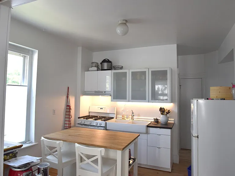 1010 State St #1 — Photo 6