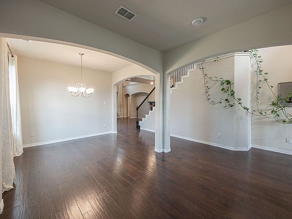 5th image of 1024 Mufasa Ln
