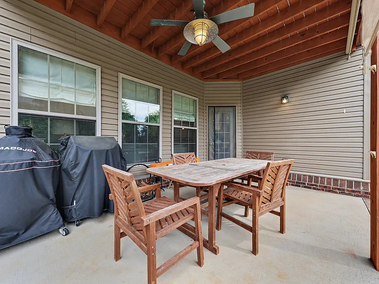 1147 Looking Glass Ln — Photo 27