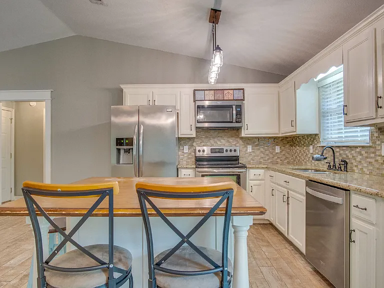 8262 Pamplona St — Photo 11