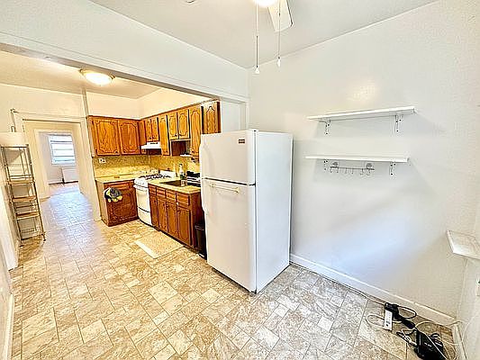 4th image of 32-37 32nd St #2