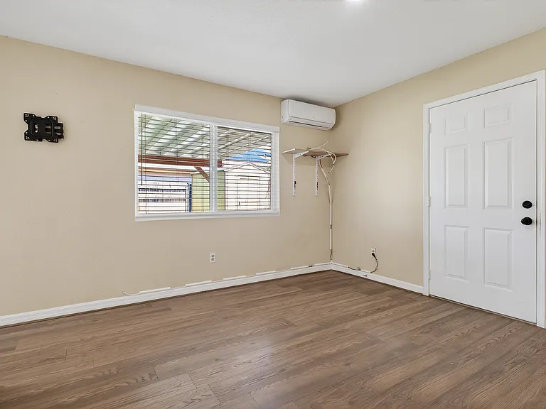 2051 Sycamore Ct — Photo 23