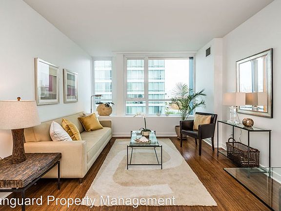 3rd image of 300 Berry St Unit 607