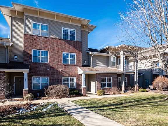 2nd image of 11217 Oakwood Dr #65