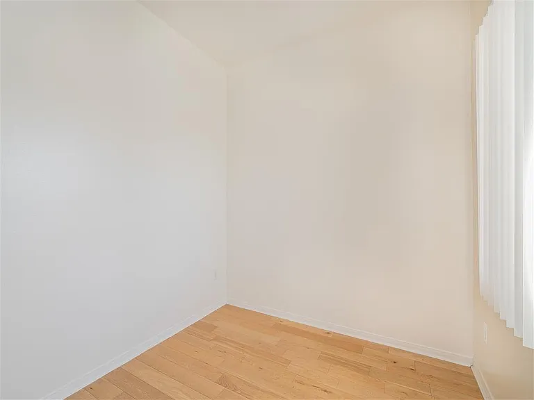 7th Street bedroom