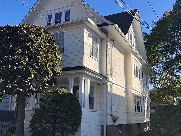 35 Circular Ave — Photo 1