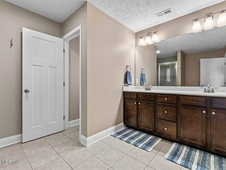 160 Argyll Ave — Photo 27