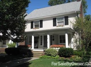 1083 Abbieshire Ave, Lakewood, OH 44107