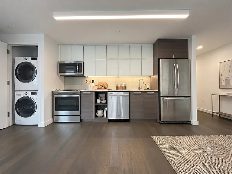 152-09 88th Ave #802 — Photo 3