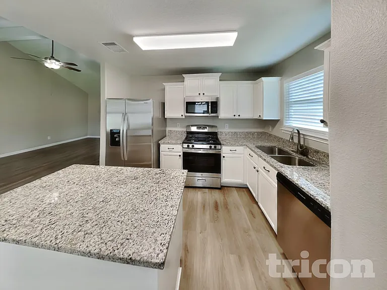 308 Crooked Pine Ct — Photo 5