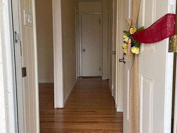 3rd image of 24 Brentwood Pkwy