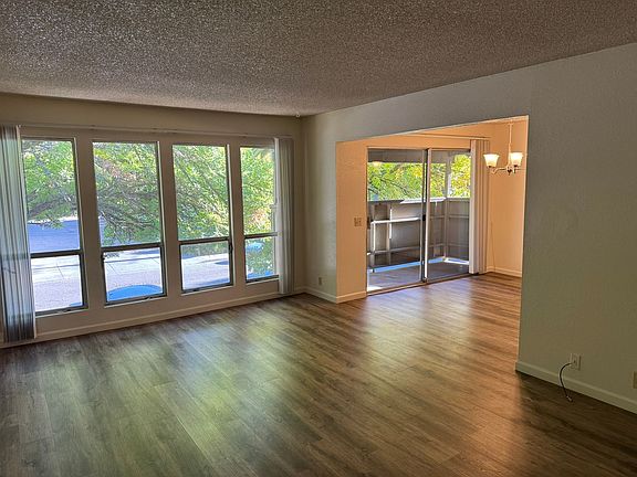 2nd image of 1020 W 3rd St APT 2