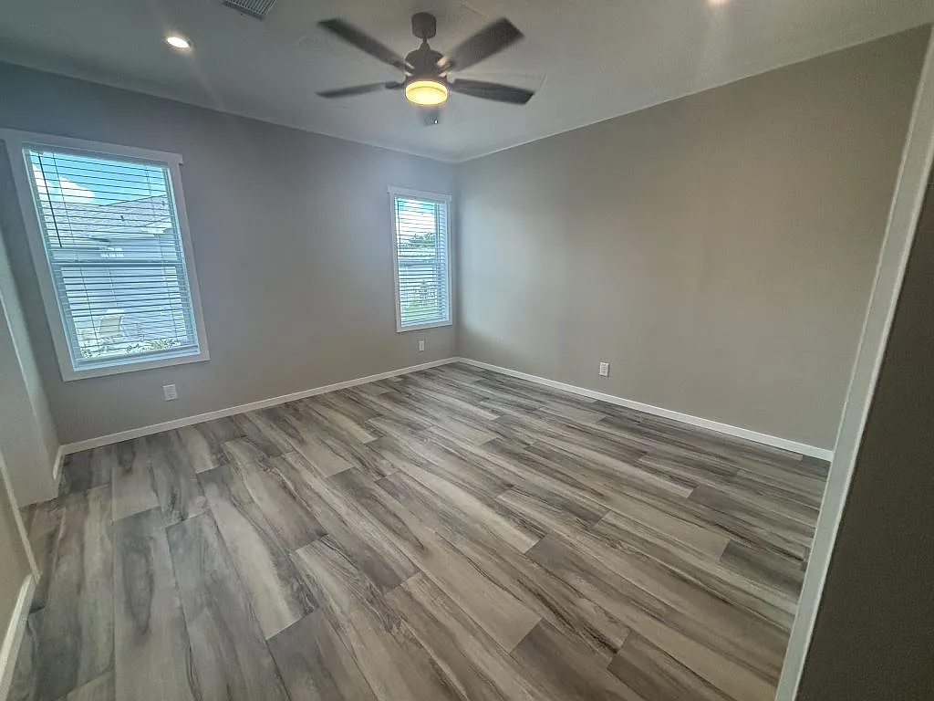 2 bed, 2.0 bath, 1356 sqft, $1,599 — Photo 2