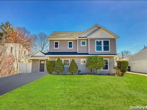 234 Cypress Lane, Westbury, NY 11590