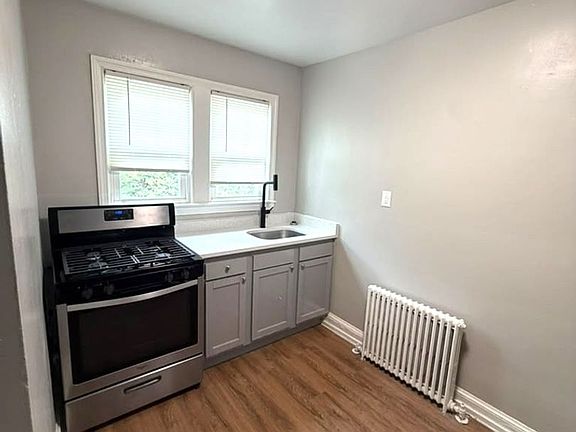 5th image of 1000 Perry St NE APT 12