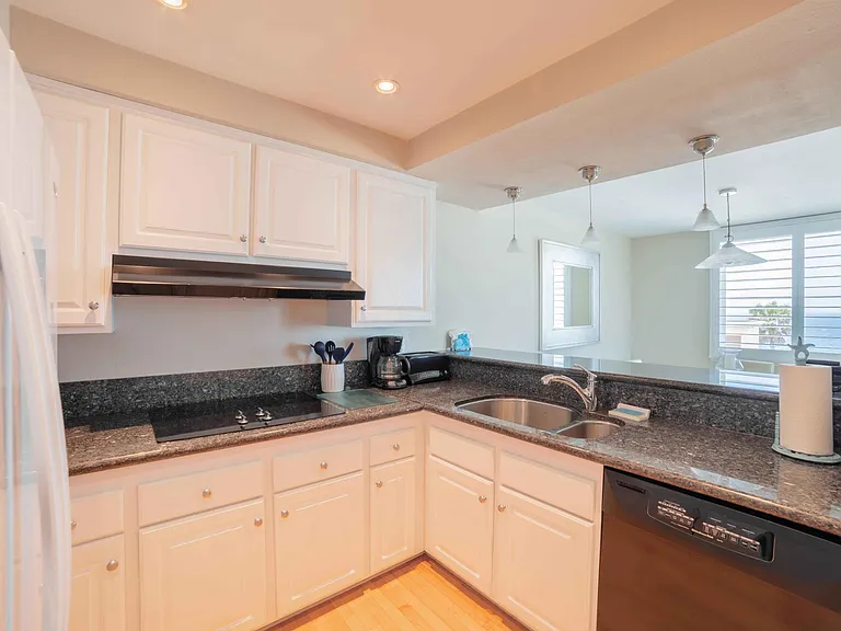 1007 S Catalina Ave — Photo 12