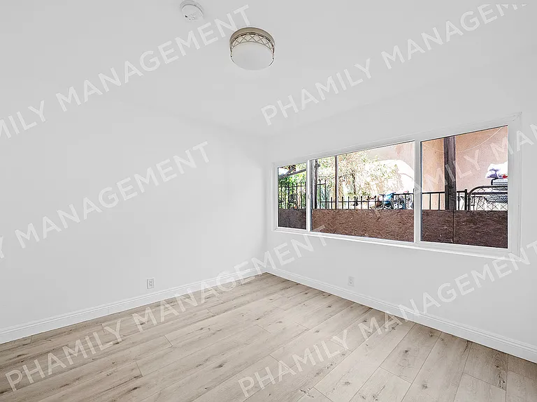 2517 W Temple St #1 — Photo 7