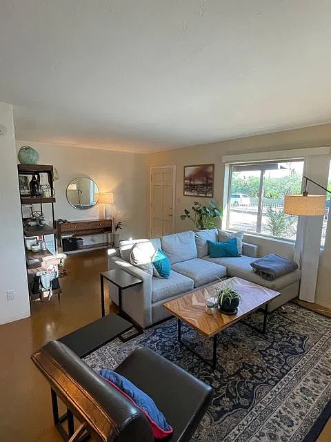 2 bed, 950 sqft, $1,695 — Photo 4
