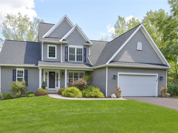 27 Crescence Dr, Geneva, NY 14456
