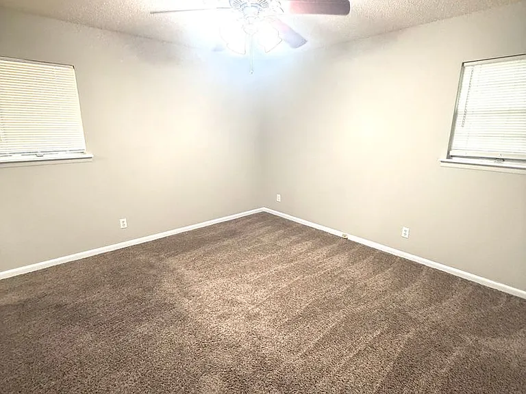 6319 Pinebrook Dr — Photo 9