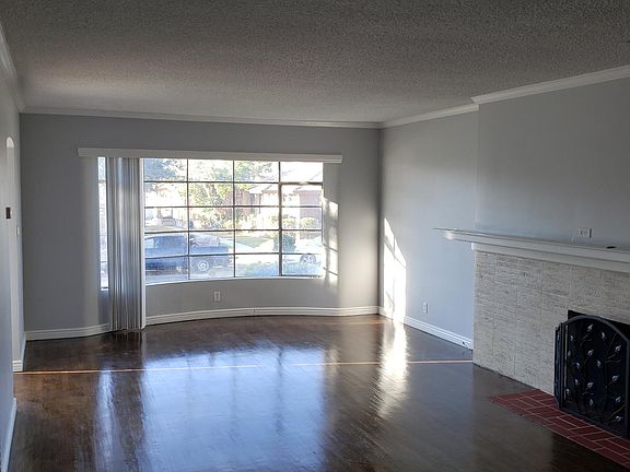 2nd image of 6208 La Tijera Blvd