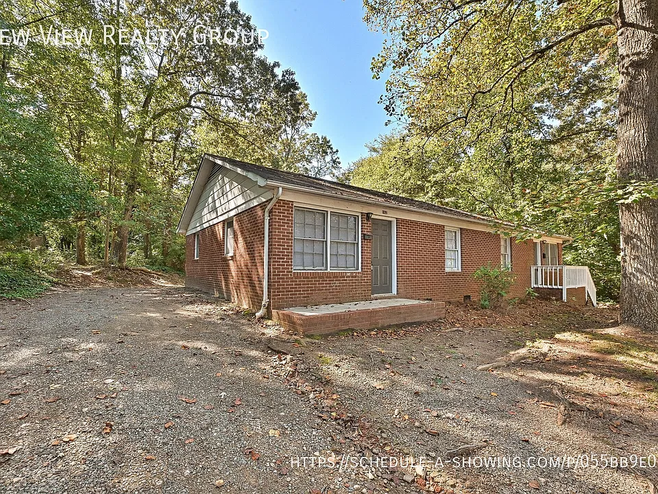 162 American Ave NE #1