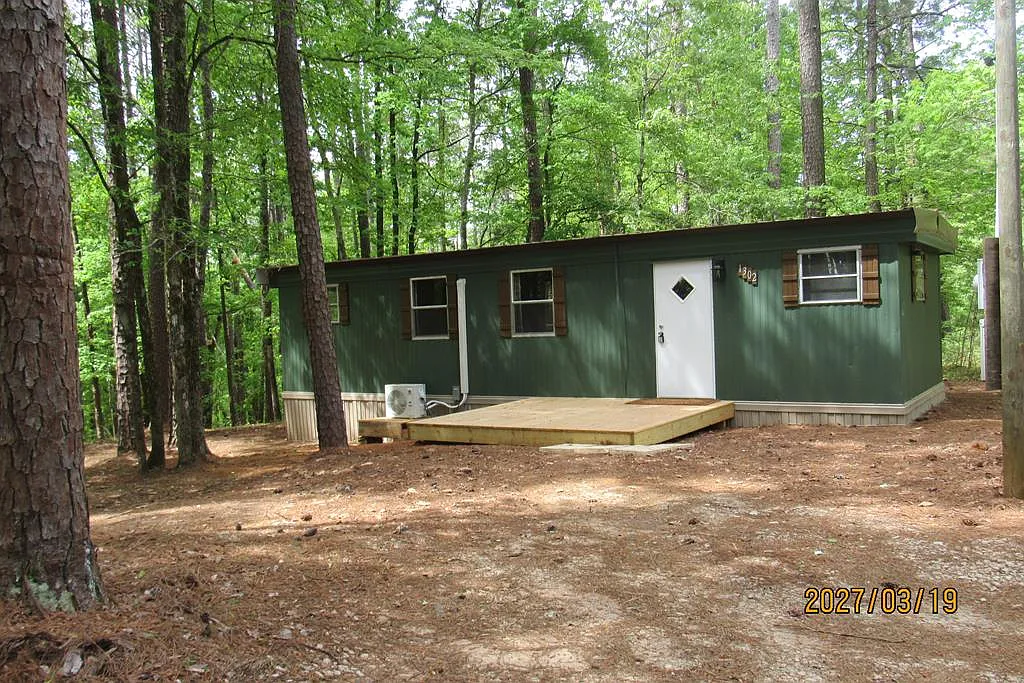 1302 Oconee Dr photo 1