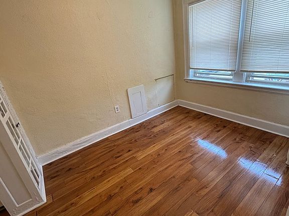 4th image of 529 N Main St #103