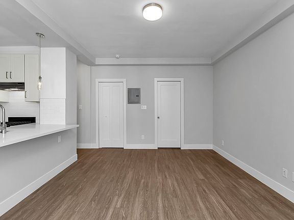 3rd image of 828 Jones St APT 6