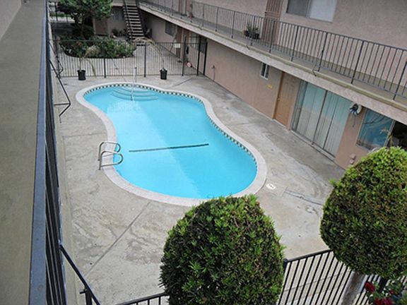 5th image of 1021 W 161st St APT 6