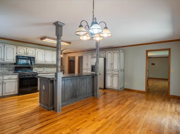11 Ashley Ct, Lawrenceburg, TN 38464