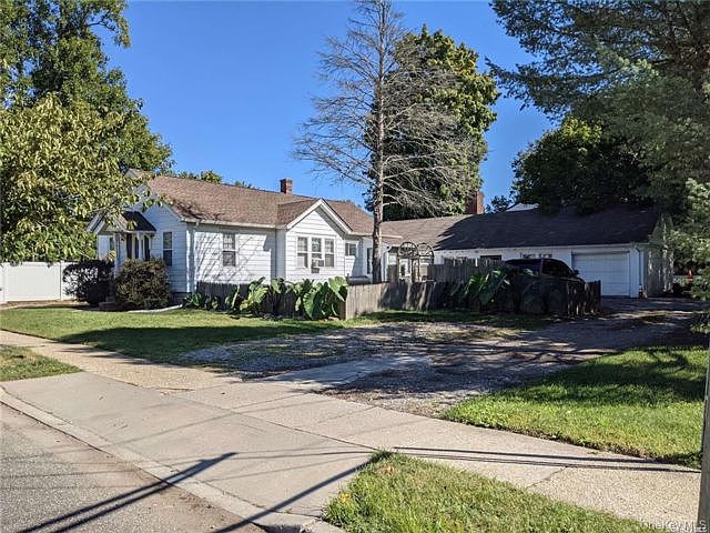 1st image of 1105 Bellmore Rd