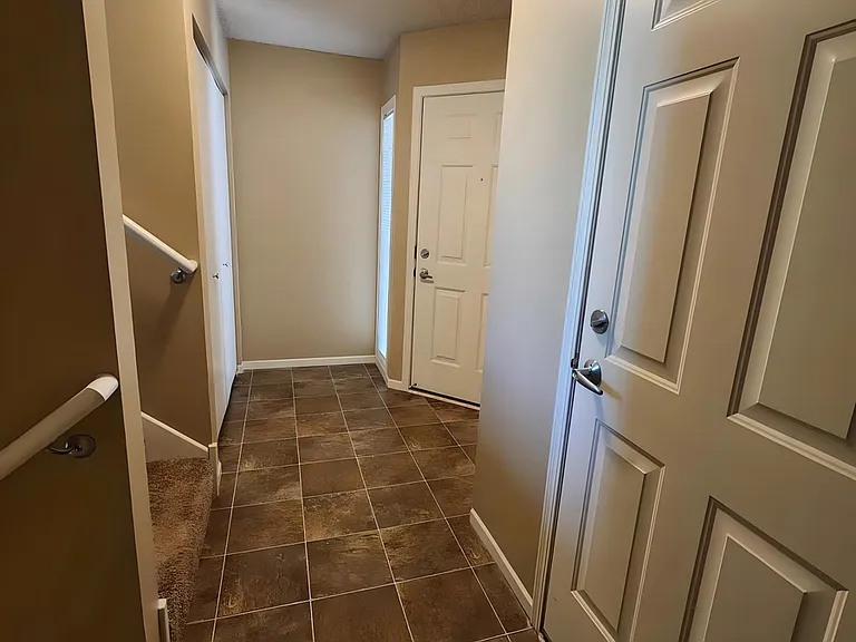 909 Wescott Sq #909 — Photo 15