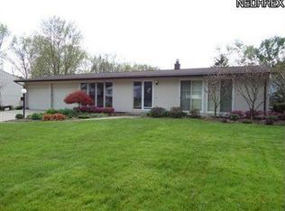1377 Cranbrook Dr NE, Warren, OH