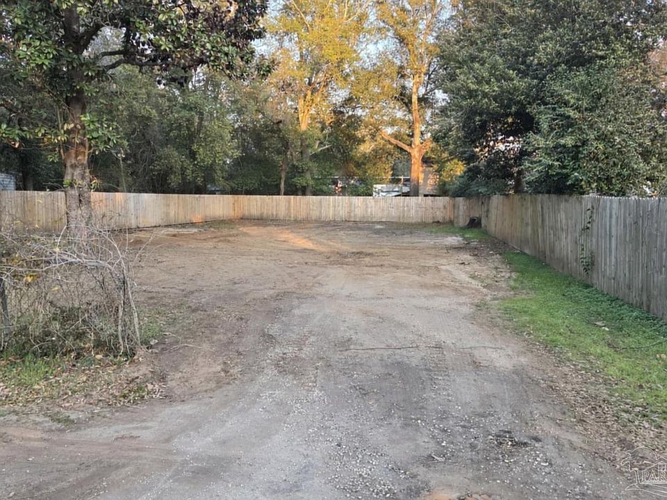 2nd image of 6410 Skyline Dr