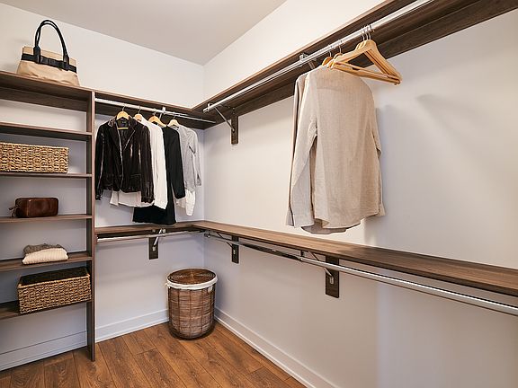 4th image of 228 W Hill St #903