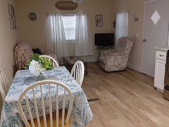 4th image of 5503 Sunset Dr