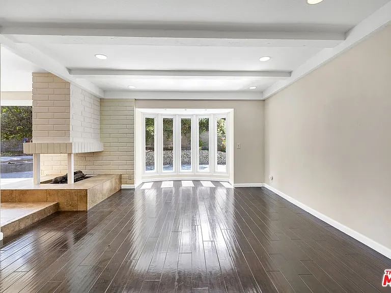 26572 Academy Dr — Photo 6