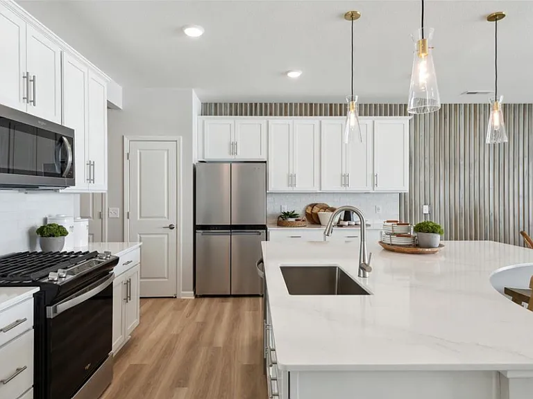 14984 Avondale Vw — Photo 3