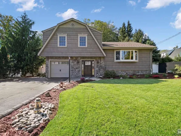 51 Vincent St, Hillsdale, NJ 07642