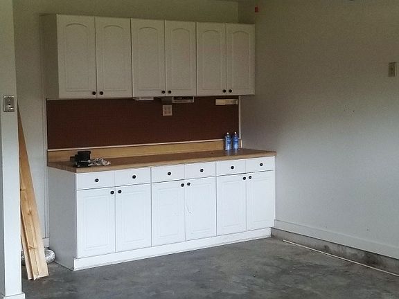 3rd image of 329 Spruce Glen Cv