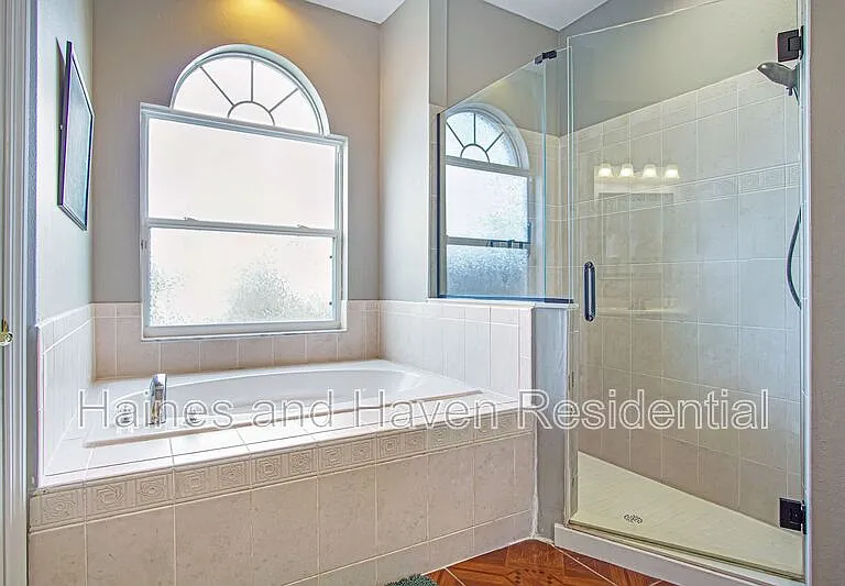 403 Corvina Dr — Photo 37