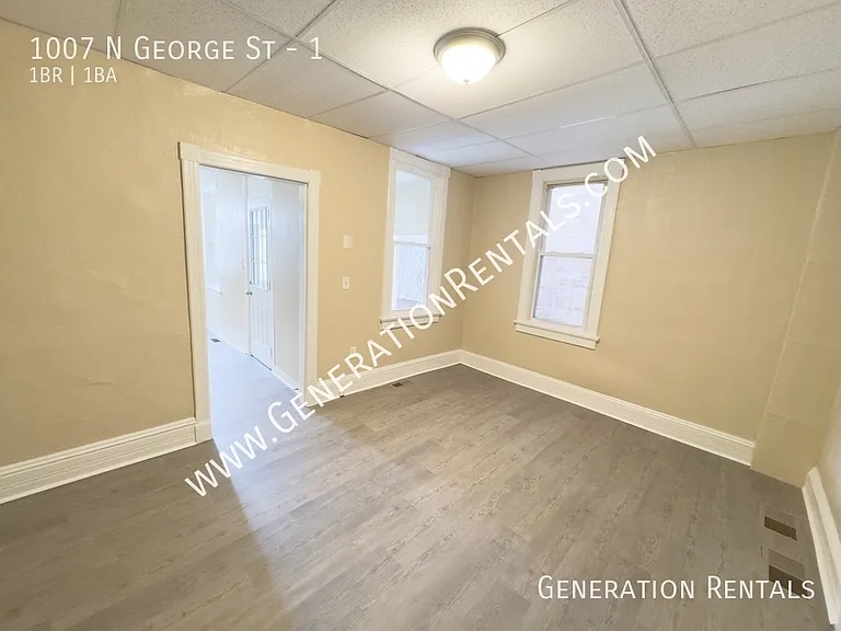 1007 N George St #1 — Photo 6