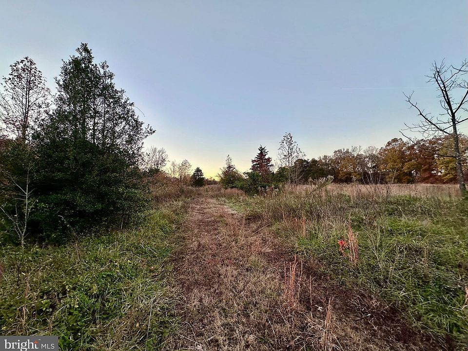 2nd image of 4805 Indian Creek Rd